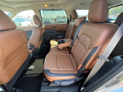 2023 Nissan Pathfinder Platinum