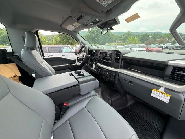2025 Ford F-450 Super Duty Chassis Cab XL - Photo 10