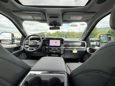 2027 Ford F-350SD Lariat