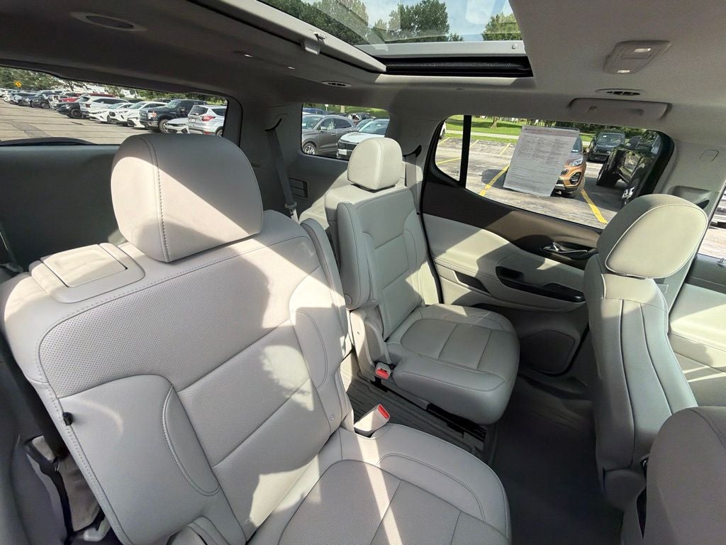 2022 GMC Acadia SLT