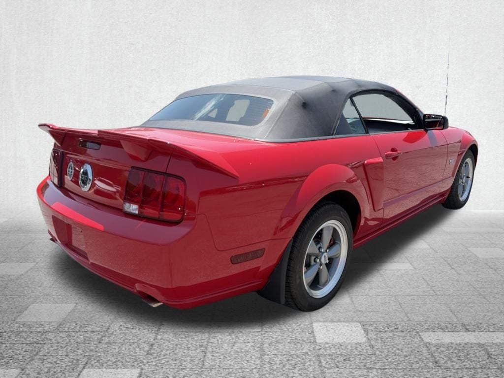 2005 Ford Mustang GT Deluxe