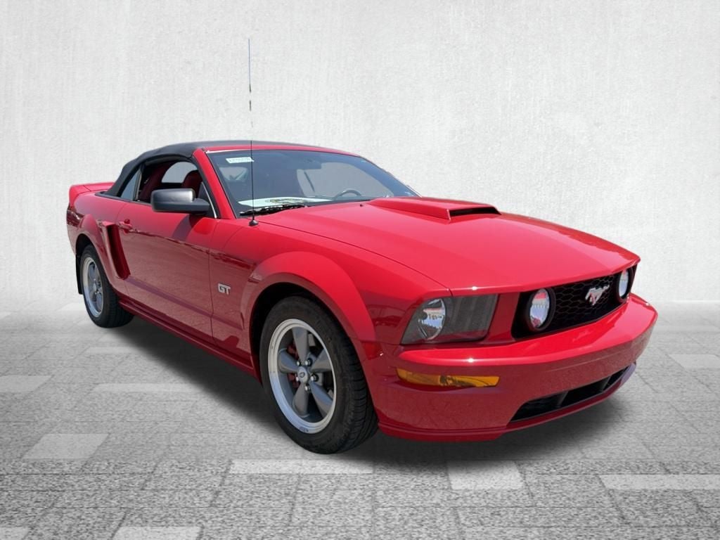 2005 Ford Mustang GT Deluxe