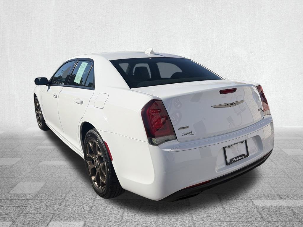 2016 Chrysler 300 S