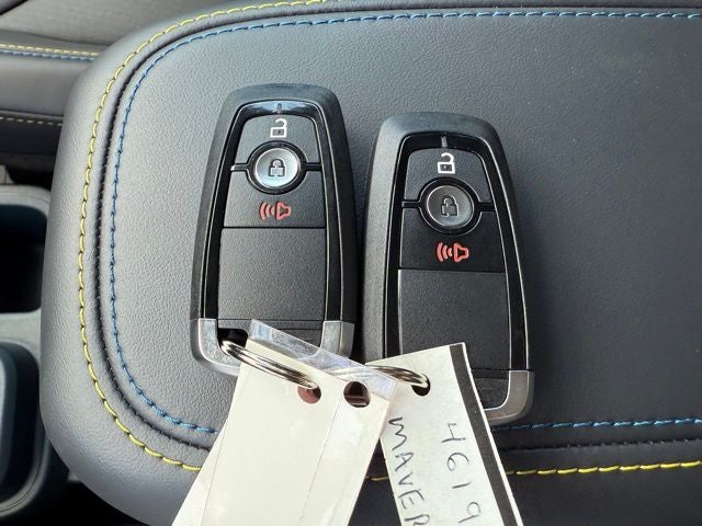 2025 Ford Maverick Lobo Standard