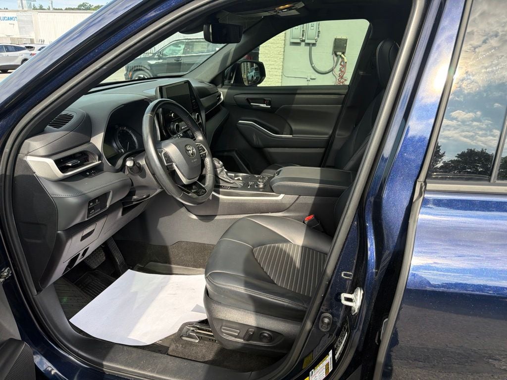 2023 Toyota Highlander XSE