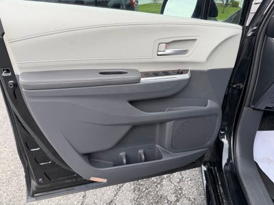 2022 Toyota Sienna XLE 8 Passenger