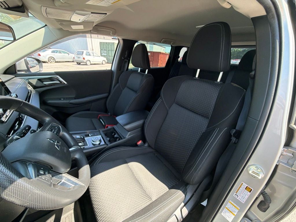 2022 Mitsubishi Outlander ES