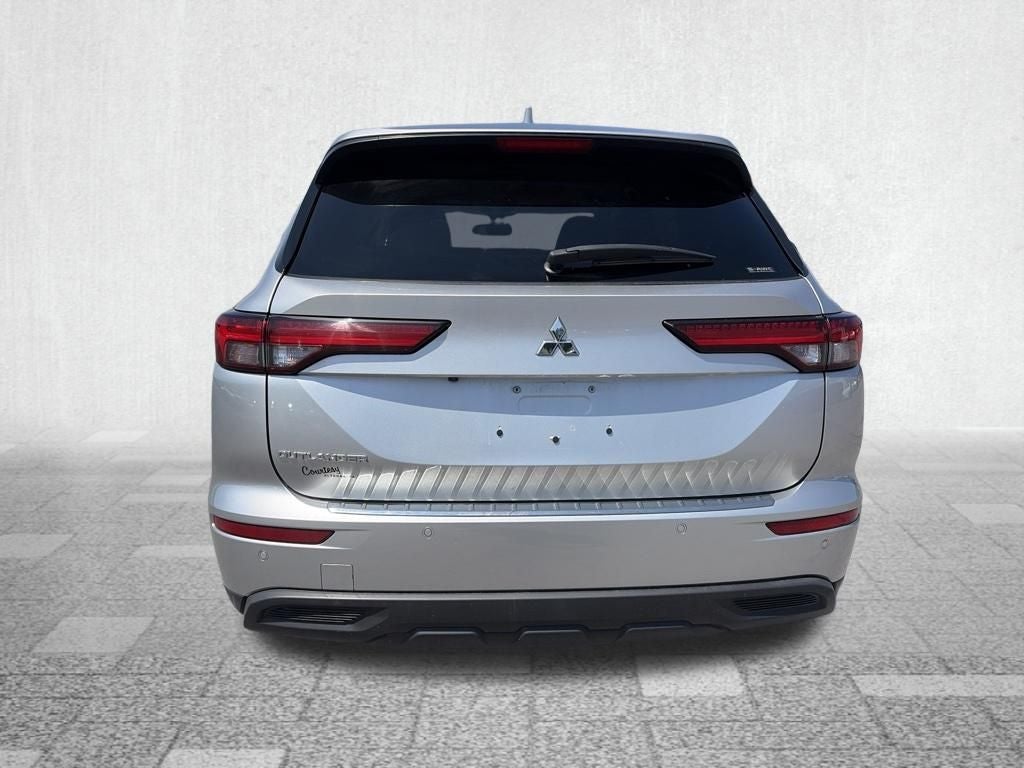 2022 Mitsubishi Outlander ES