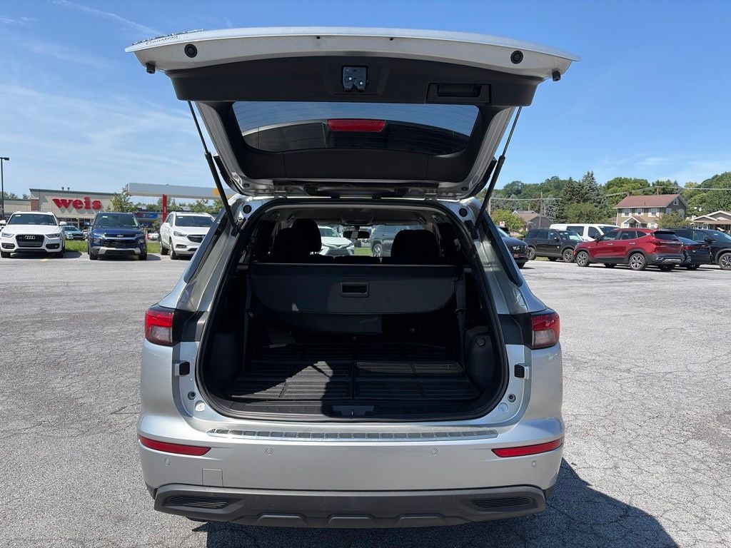 2022 Mitsubishi Outlander ES