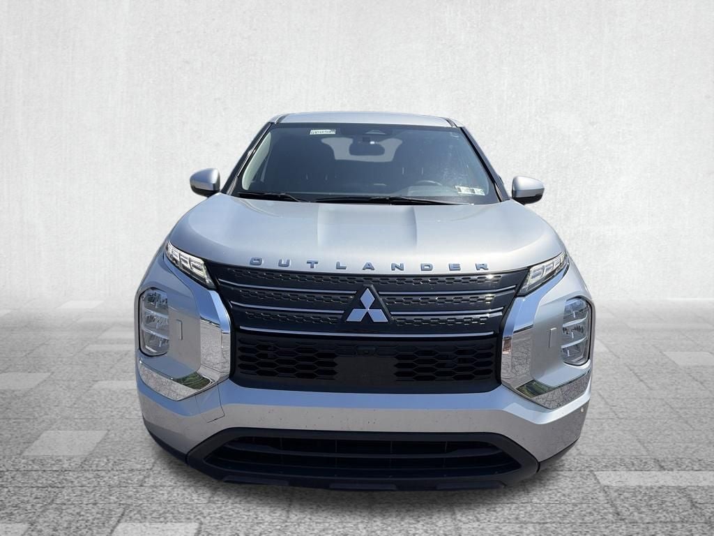 2022 Mitsubishi Outlander ES