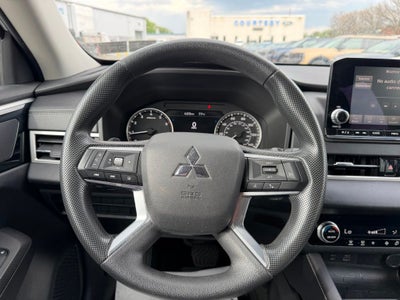 2022 Mitsubishi Outlander ES