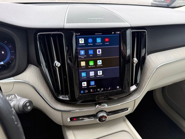 2023 Volvo XC60 B5 Plus Dark Theme