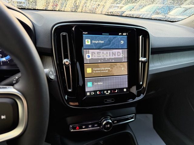 2025 Volvo XC40 B5 Ultra Dark Theme